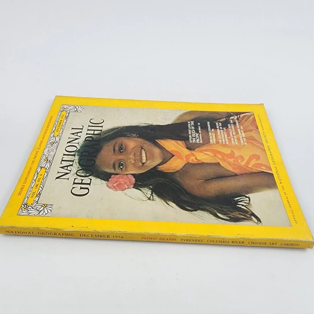 National Geographic Magazine December‎ 1974 No Insert